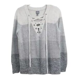 SOHO NEW YORK & COMPANY SWEATER